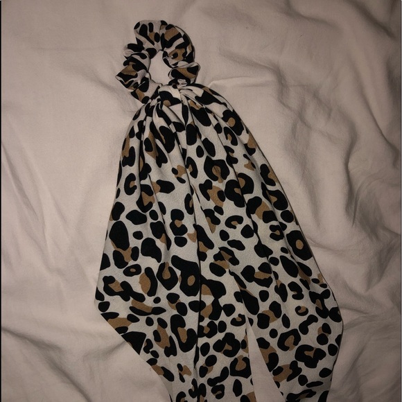 Scrunchie - Picture 1 of 1